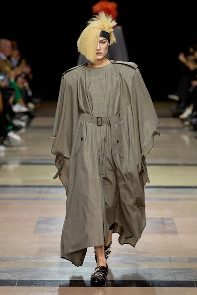 Look 2